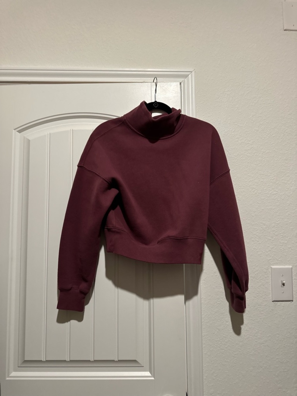 Abercrombie & Fitch Cropped Turtleneck Sweater - Burgundy